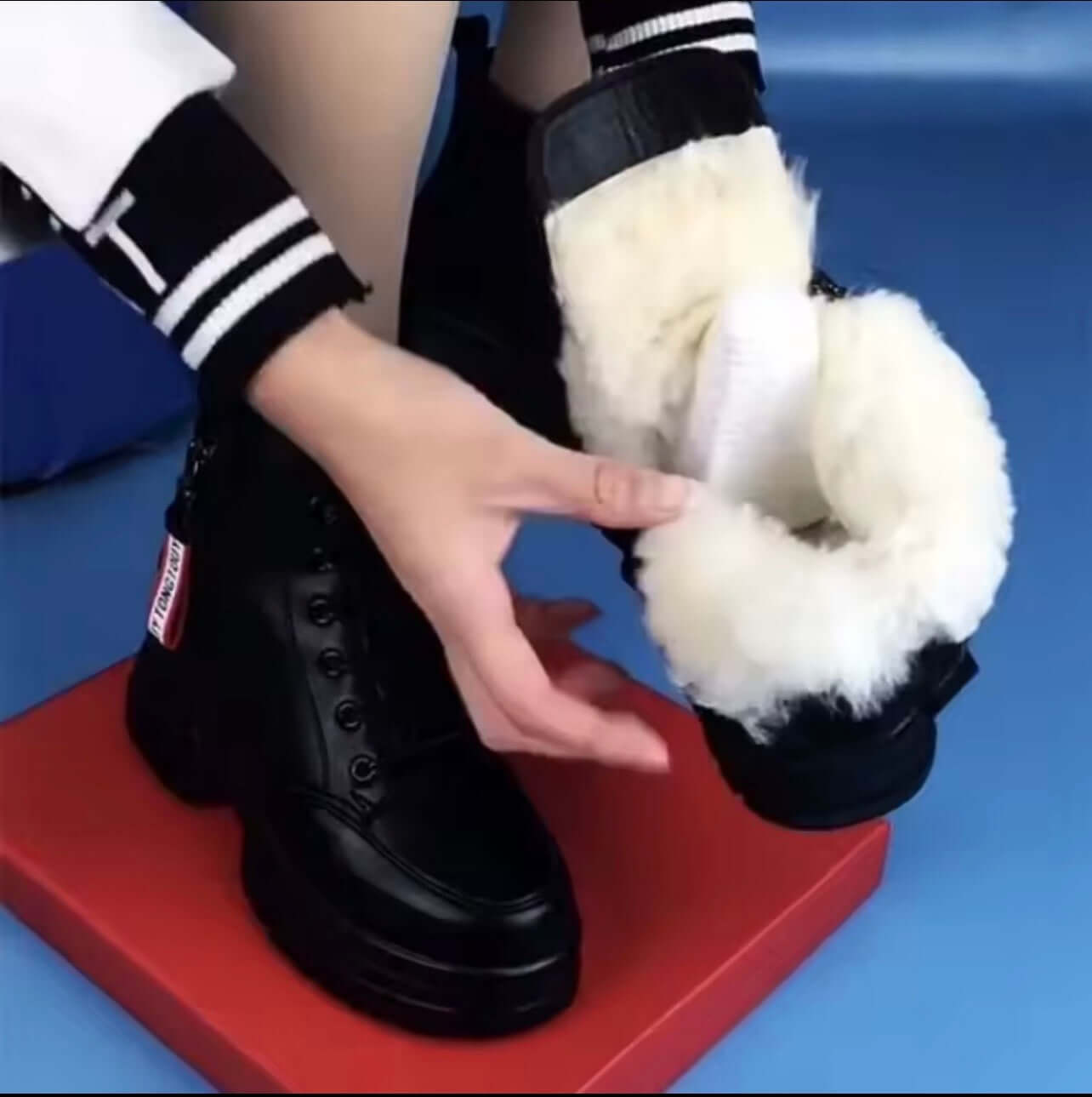 Stivaletti neri con interno in pelliccia – BellaViva Boutique