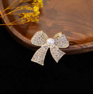Fiocco Éclat – Spilla Gioiello Elegante