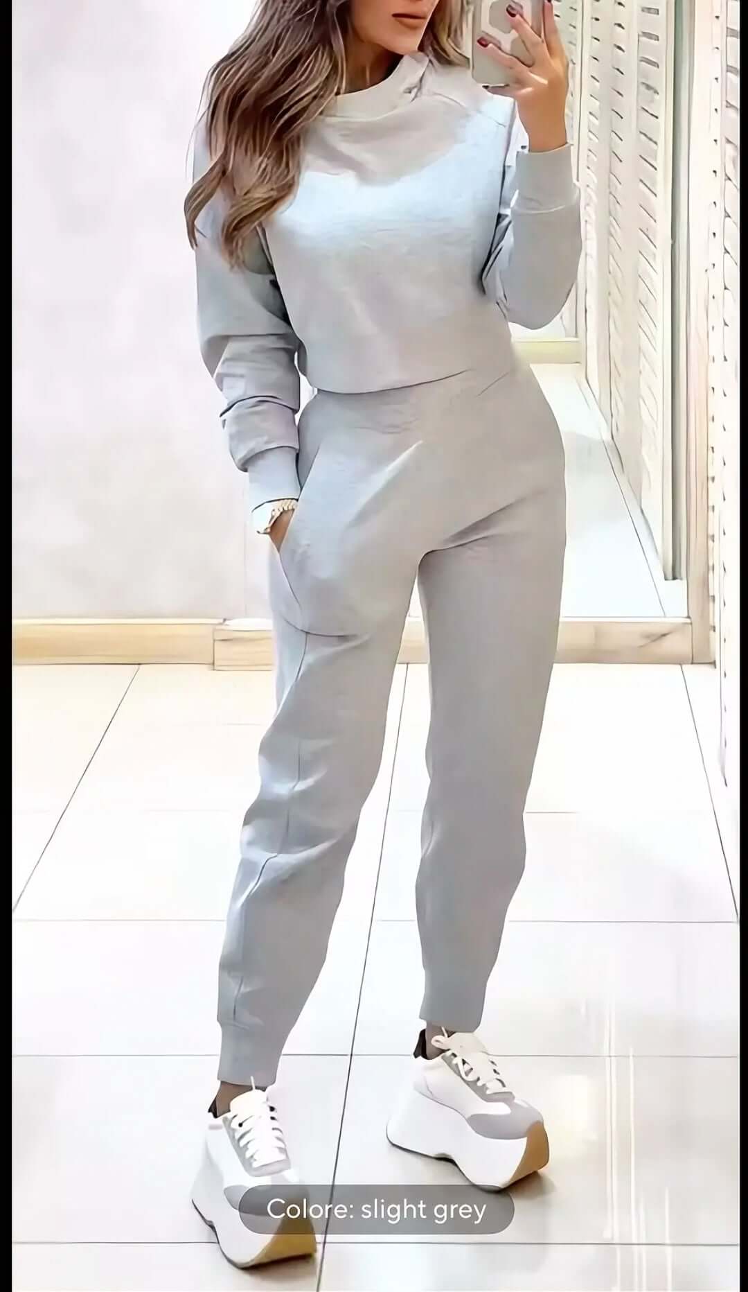 Completo casual due pezzi – Felpa crop + pantalone jogger