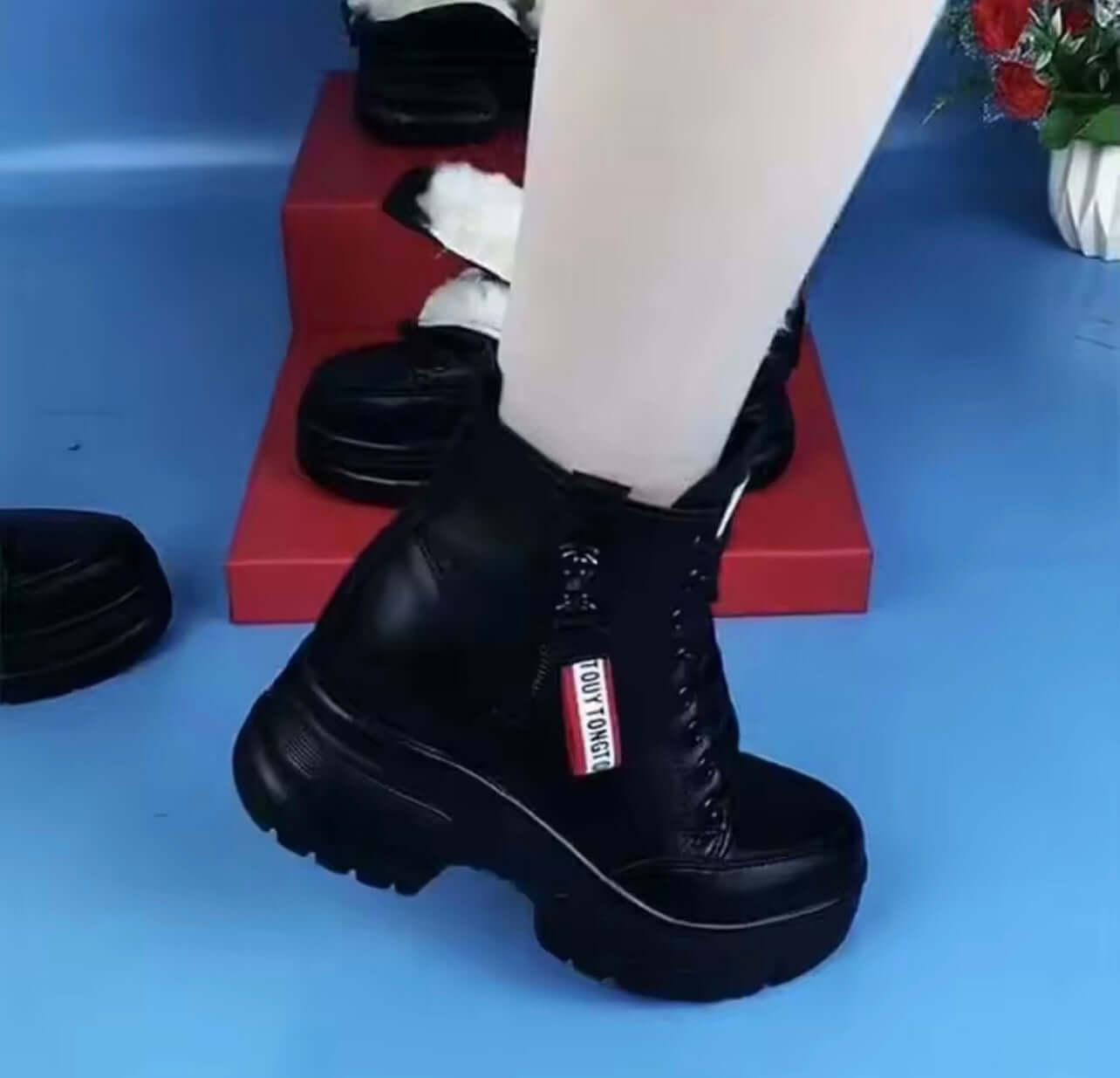 Stivaletti neri con interno in pelliccia – BellaViva Boutique